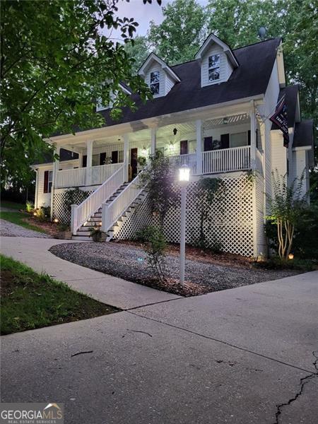 view of front facade featuring covered porch