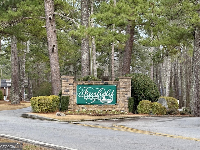 view of community / neighborhood sign