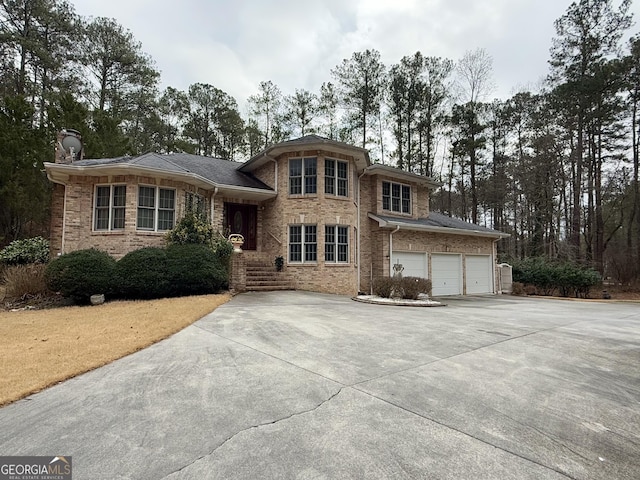 view of front facade with a garage