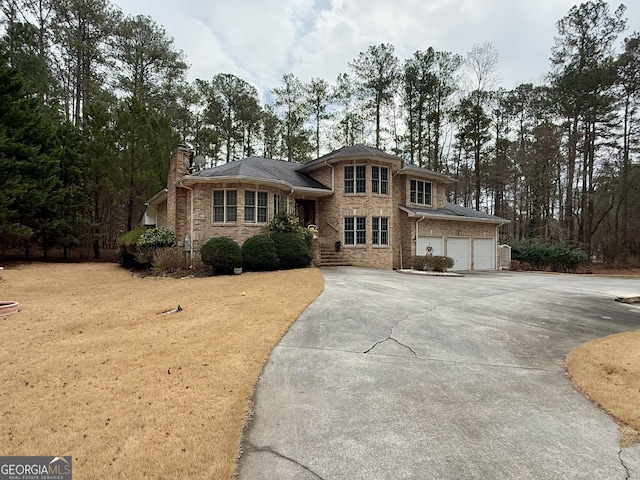 view of front facade featuring a garage