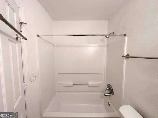 bathroom featuring shower / tub combination