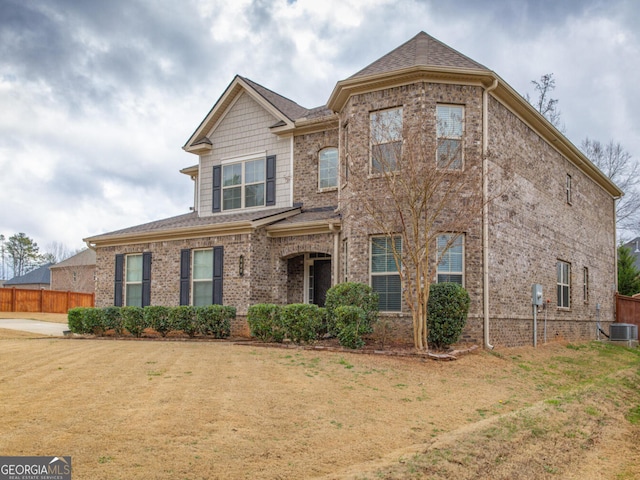 view of front of property with a front yard