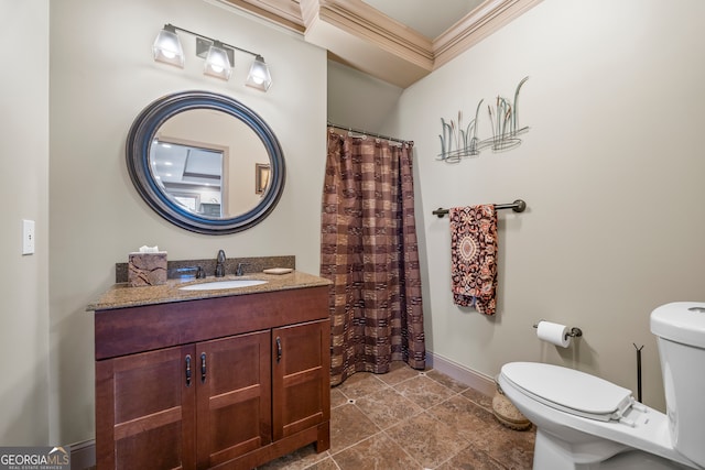 bathroom with curtained shower, toilet, vanity, baseboards, and ornamental molding