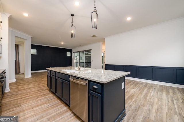 kitchen with sink, hanging light fixtures, ornamental molding, a kitchen island with sink, and stainless steel dishwasher