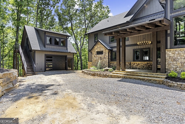 view of front facade featuring a garage