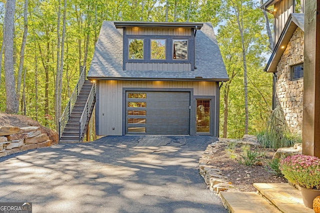 view of front of house featuring a garage