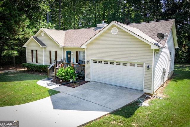 single story home featuring a front lawn