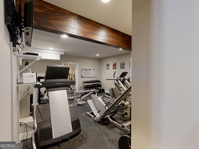 gym featuring recessed lighting