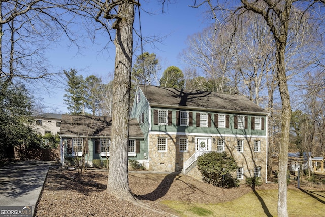 view of colonial inspired home