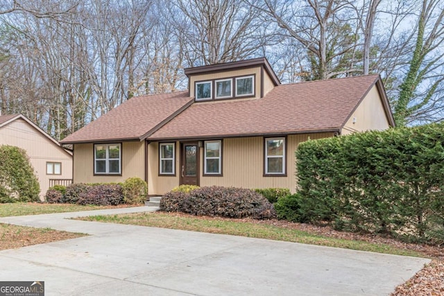 view of front of property