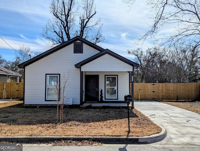 view of front of house featuring covered porch