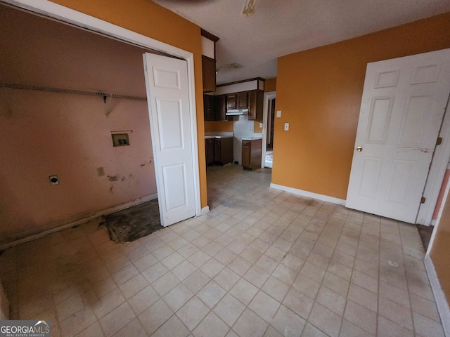 502 Navajo Ct, Albany, GA 31721 - laundry room with laundry area, electric dryer hookup, baseboards, and hookup for a washing machine