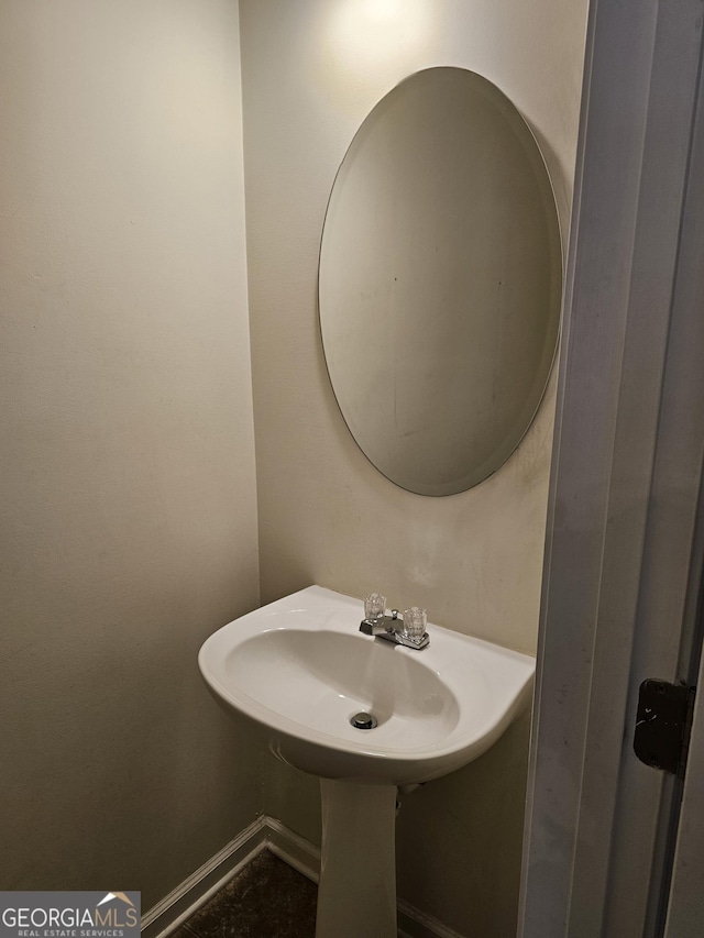 2764 Keystone Ave, Lithonia, GA 30058 - bathroom with baseboards