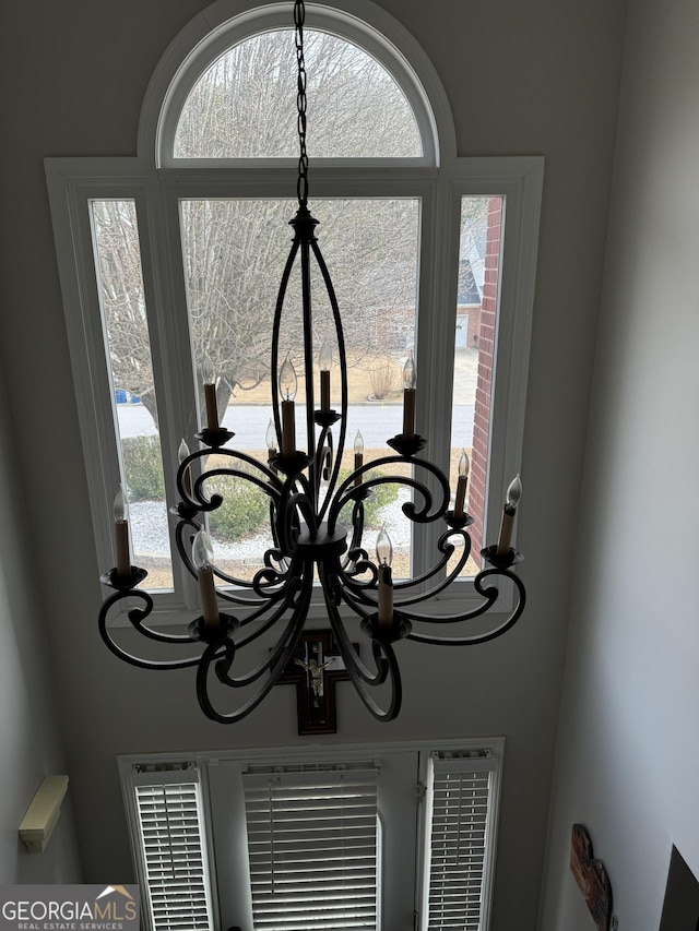 details featuring an inviting chandelier