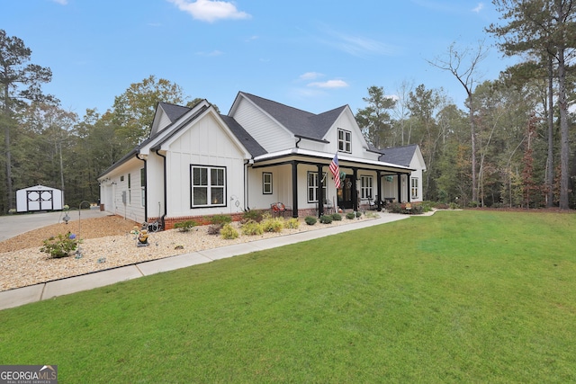 view of front facade with a porch and a front yard