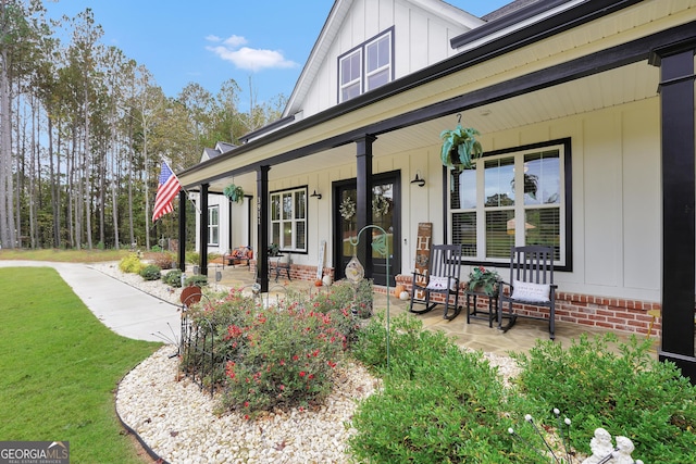 exterior space featuring a porch