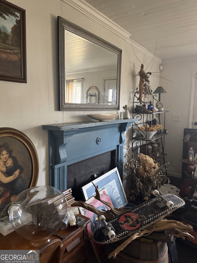 misc room featuring crown molding