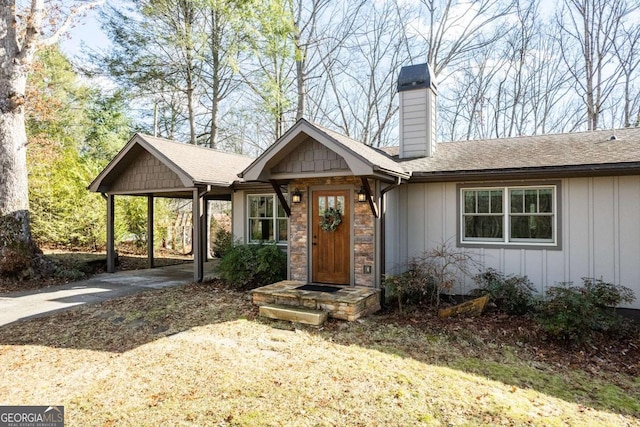 view of front of house featuring a carport