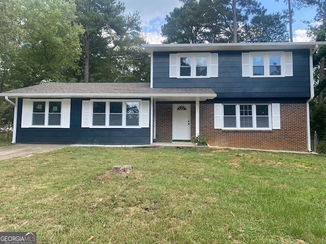 view of front property featuring a front lawn