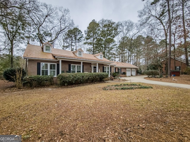 view of front facade featuring a garage