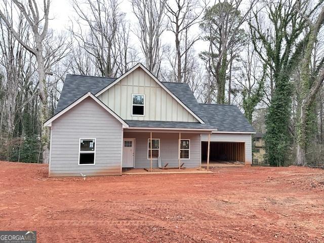 view of front of home featuring a garage