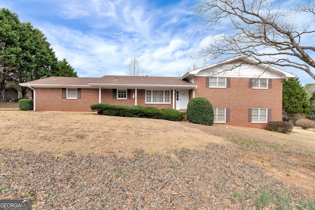 view of front of house with a front yard