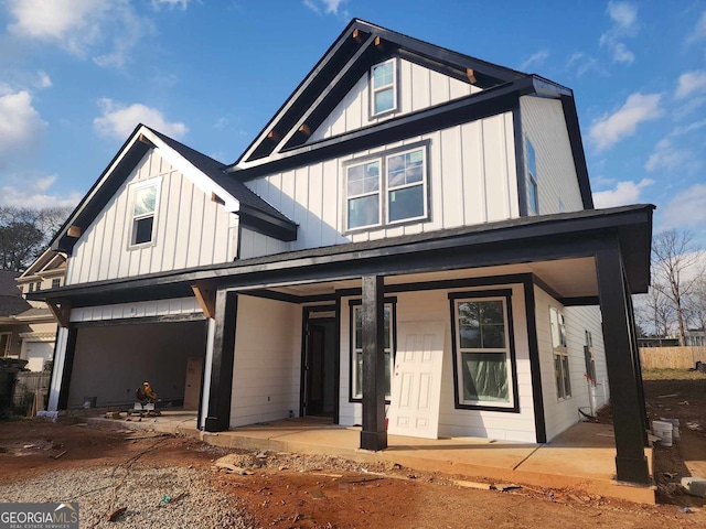 view of front of home featuring a porch