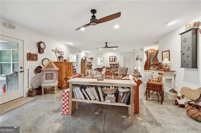 dining space with ceiling fan