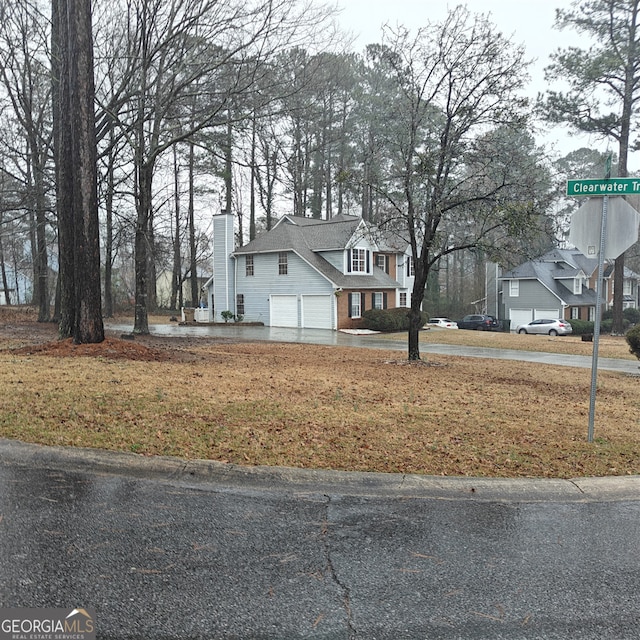 view of front facade featuring a garage