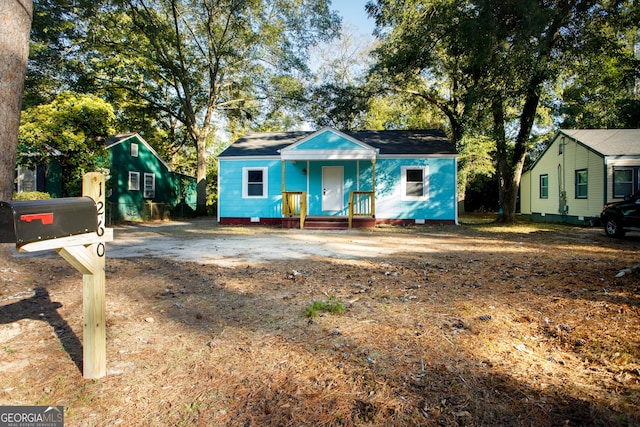 view of front facade featuring covered porch