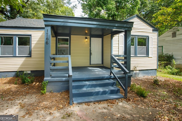 view of front of house featuring a porch