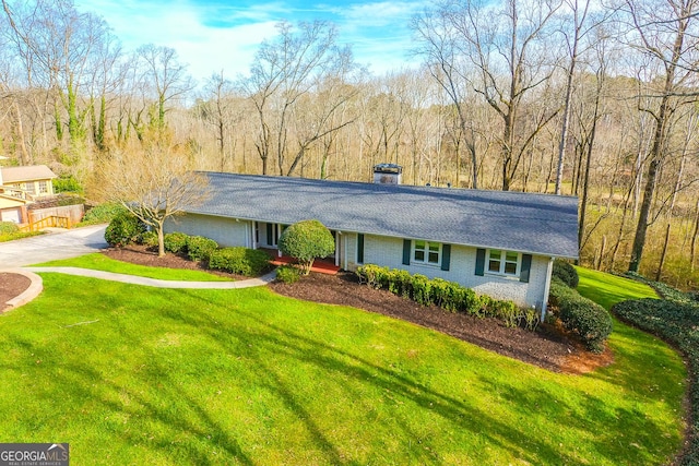 view of front of house featuring a front yard