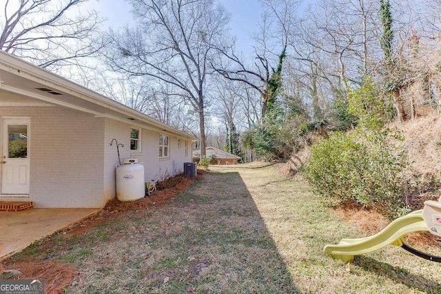 view of yard with cooling unit