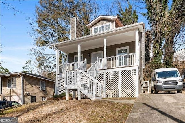 view of front facade featuring covered porch