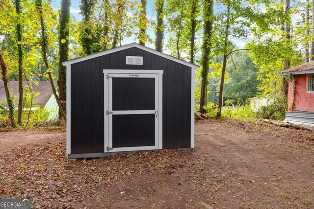 view of outbuilding