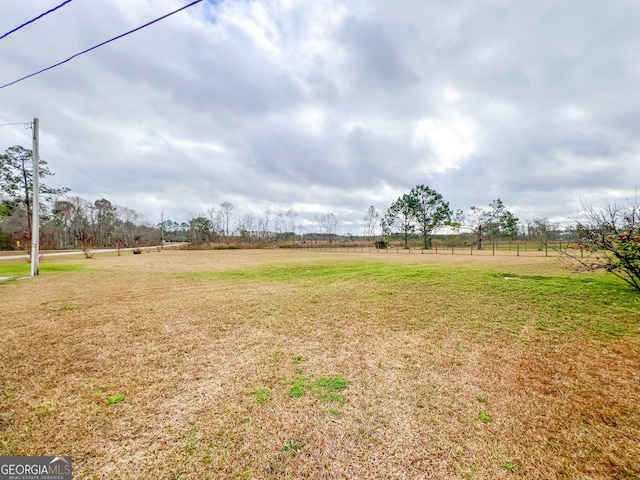 view of yard featuring a rural view