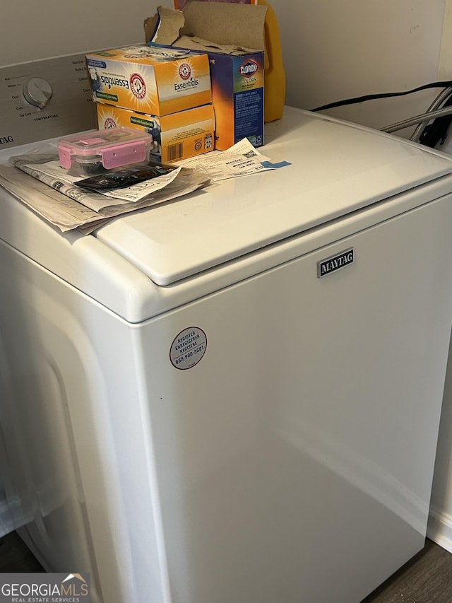 room details with washer / dryer