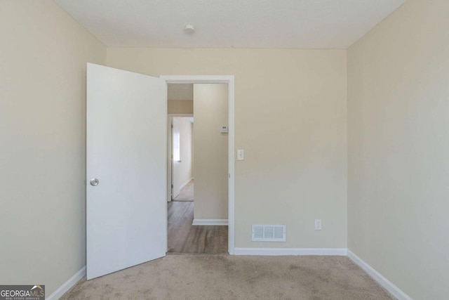 view of carpeted spare room