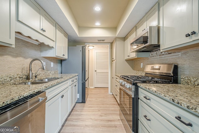 3205 Canyon Point Cir, Roswell, GA 30076 - bedroom with baseboards, dark wood finished floors, and a ceiling fan