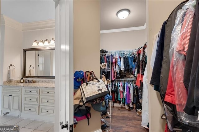 5861 Yoshino Cherry Ln, Braselton, GA 30517 - spacious closet with sink