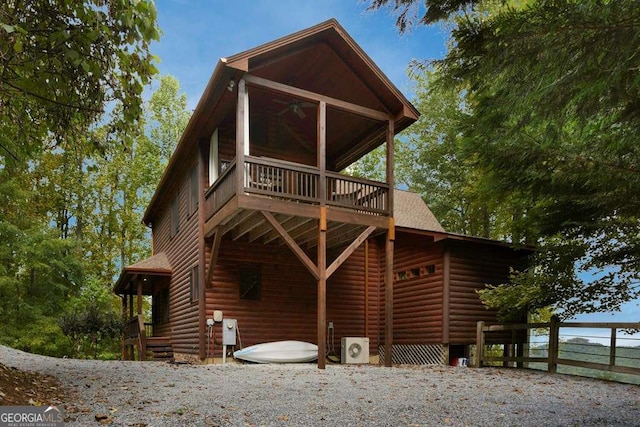 view of front facade featuring ceiling fan