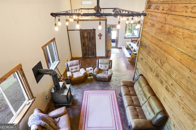 living room featuring a barn door