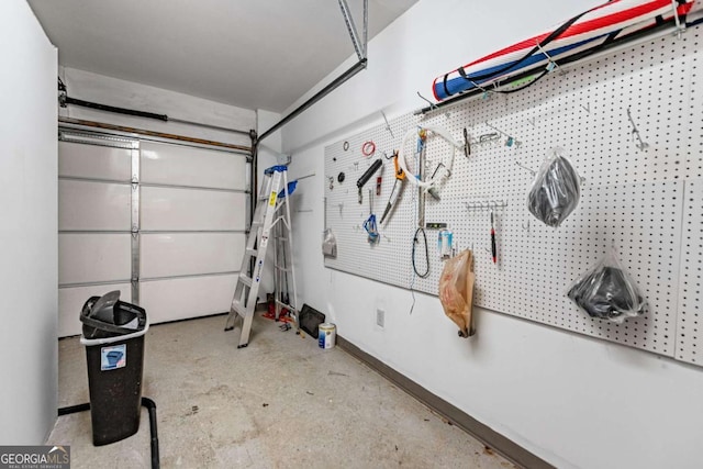 380 Oak Ridge Way, Morganton, GA 30560 - garage with a workshop area