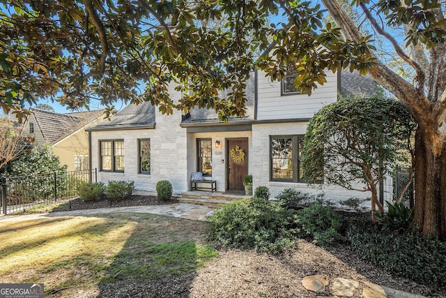 view of front of house with a front yard