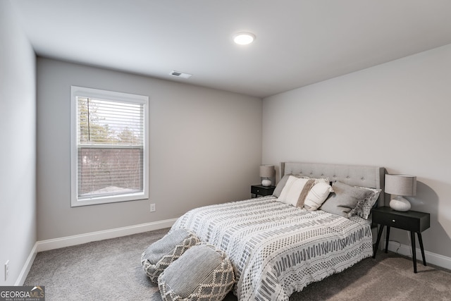 bedroom with carpet flooring