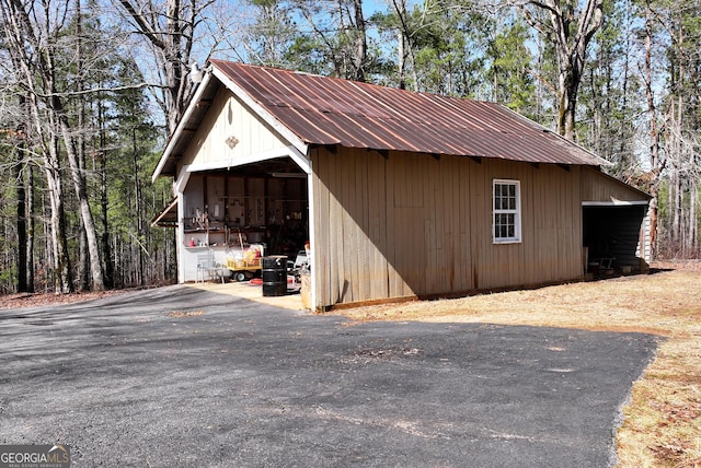 view of outdoor structure