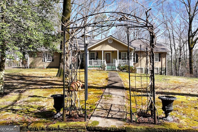 view of front of home featuring covered porch