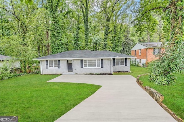 view of front of property with a front lawn