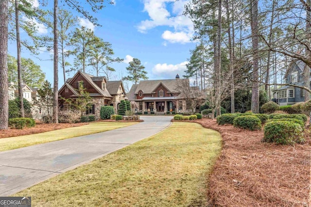 view of front of house featuring a front yard