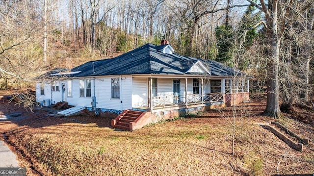 view of front of house with a porch